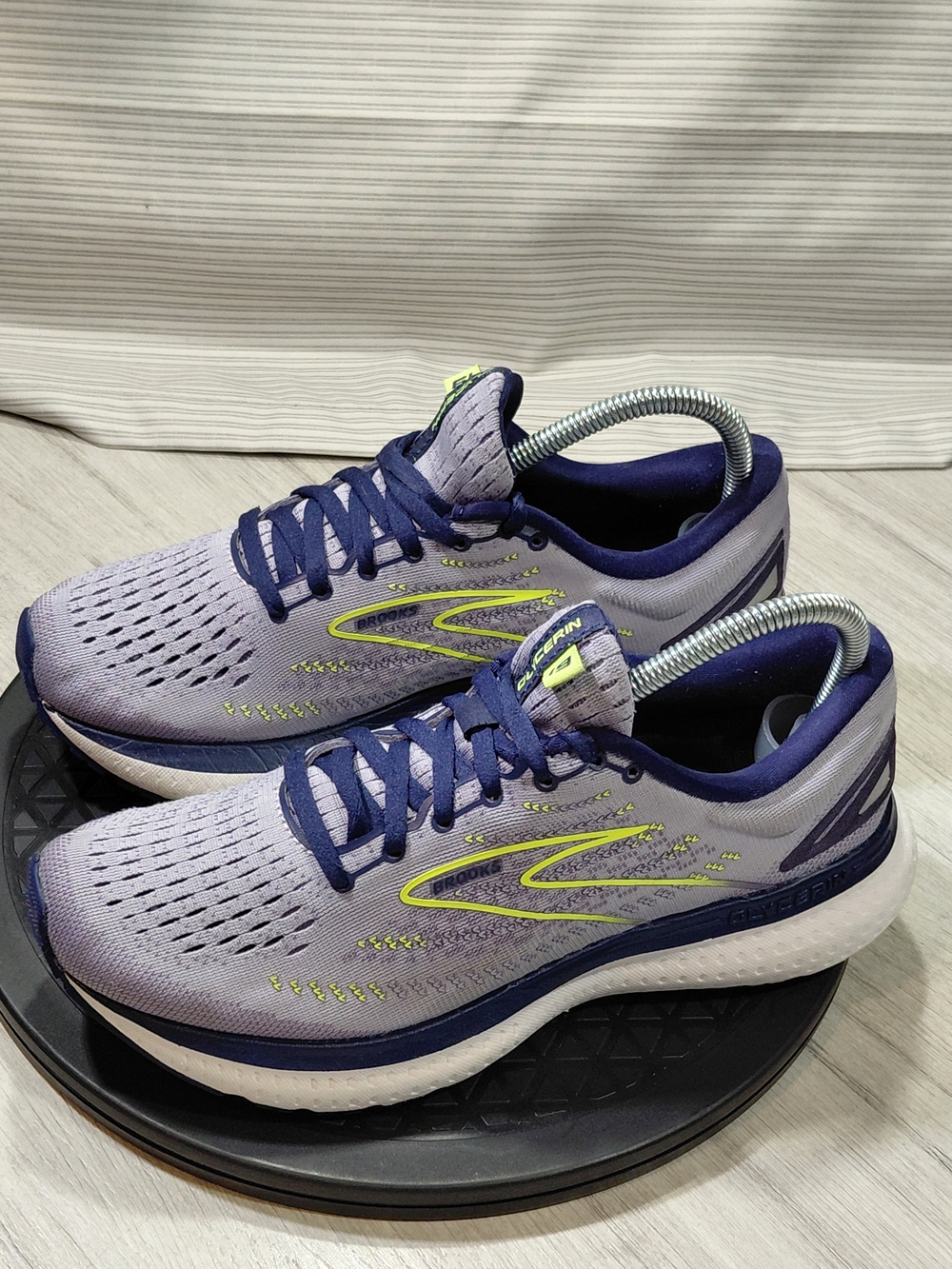 Brooks Womens Glycerin 19 Running Shoes Purple-Blue & White SIZE 8B